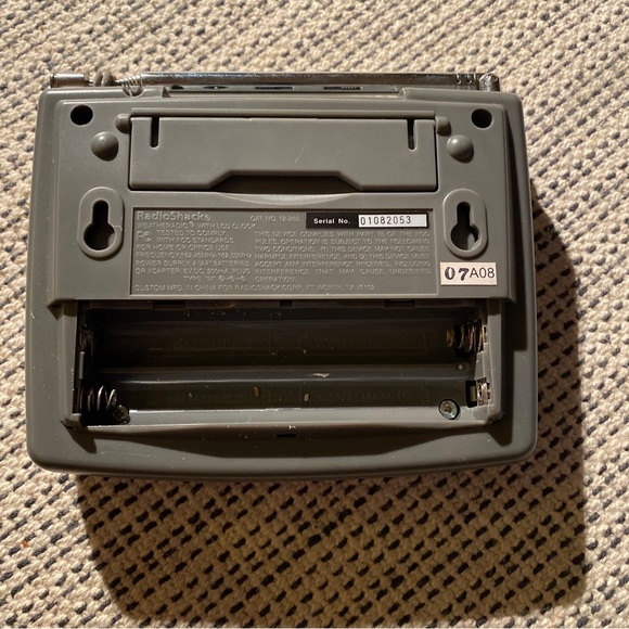 Radio Shack Weather Alert Radio NOAA w/LCD Alarm Clock 12-260 TESTED - Picture 6 of 9